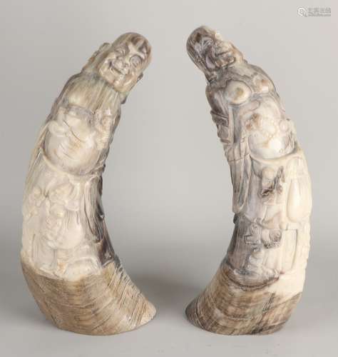 2 Chinese figures carved from buffalo horn