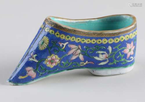 Chinese porcelain shoe