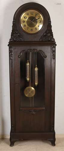 Standing clock