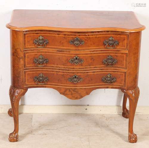 Burr walnut chest of drawers