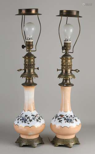 2x kerosene lamps, 1900