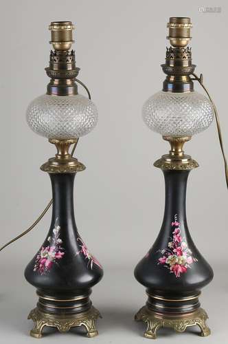 2x kerosene lamps, 1880