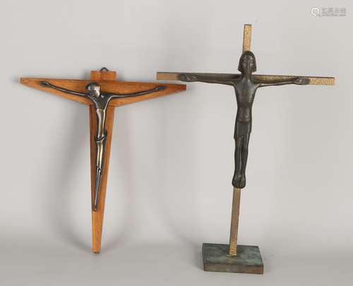 2 Holy crosses