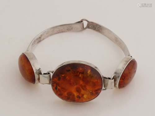 Bracelet with amber