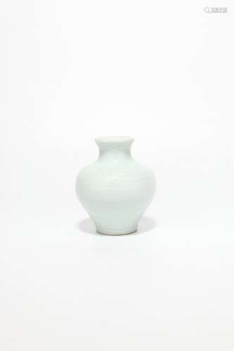 chinese white glazed porcelain small vase