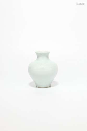 chinese white glazed porcelain small vase