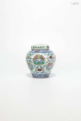 chinese blue and white porcelain doucai pot with lid