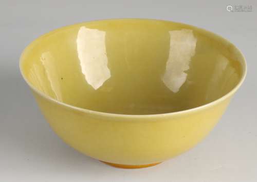 Chinese yellow bowl Ø 15 cm.