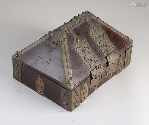 Antique box with lid