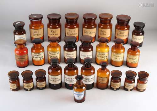 Lot antique pharmacy jars (27x)