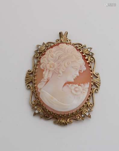 Pendant with cameo