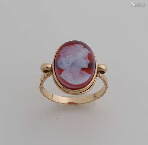 Gold ring with cameo