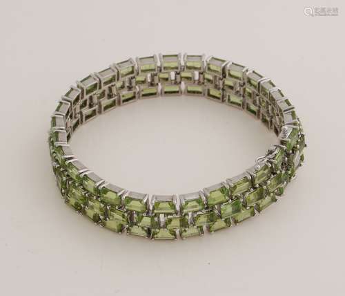 Silver bracelet with green zirconia's