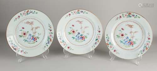 3 Chinese Family Rose plates, Ø 23 cm.