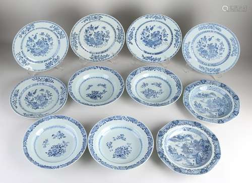 Lot Chinese plates (11x) Ø 23 - 24 cm.