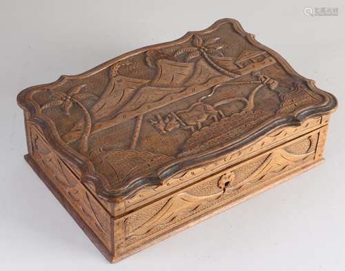 Indonesian box with lid, 1920