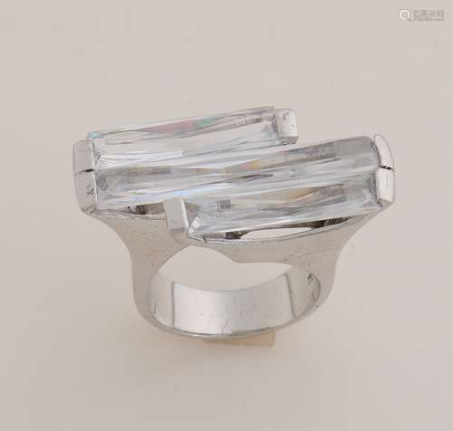 Silver ring with zirconia's