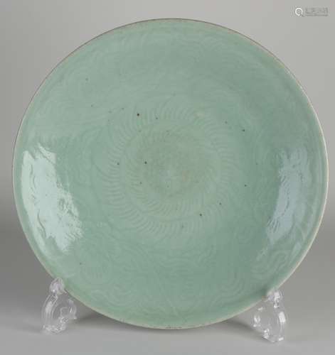 Celadon dish Ø 29 cm.