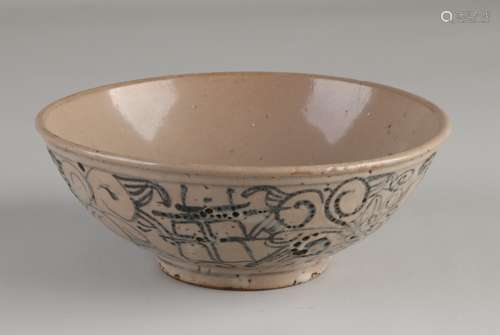 Chinese Sung bowl Ø 15.5 cm.