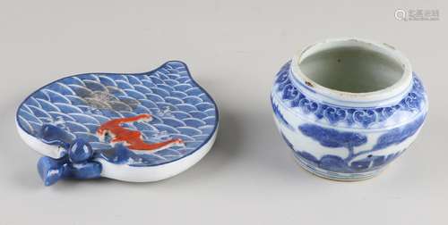 2x Chinese porcelain