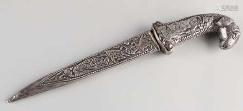 Silver knife, Arabic