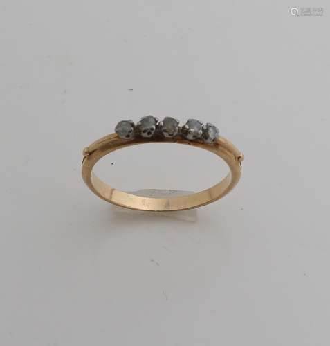 Gold ring with diamond