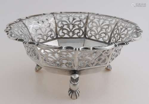 Round silver basket