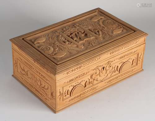 Antique Chinese or Japanese box with lid, 1920