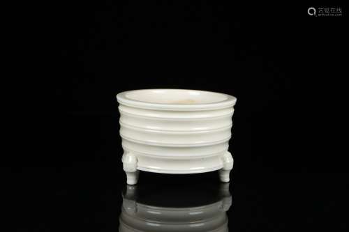 chinese white porcelain   incense burner