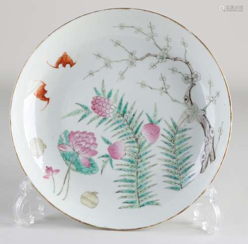 Chinese Family Rose saucer Ø 23.5 cm.