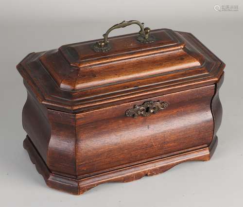 18th century walnut lid box