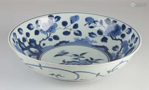 18th Century Japanese dish, Ø 32 cm.