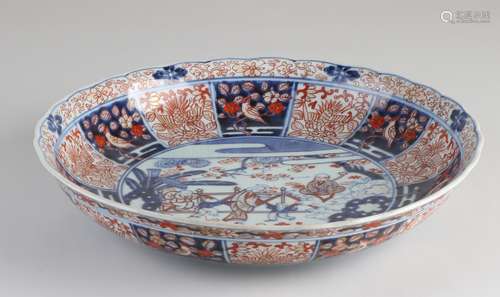 18th Century Chinese Imari dish, Ø 31 cm.