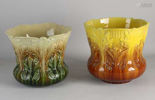 Two Majolica flower pots, 1910