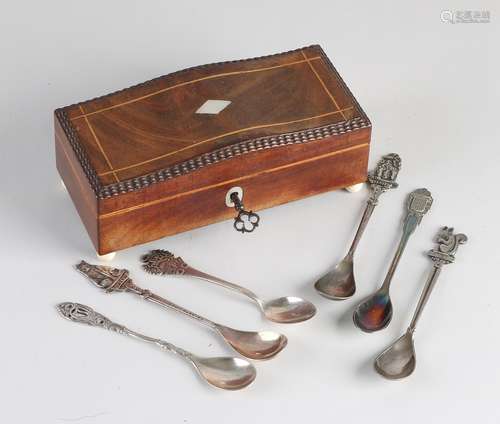 Spoon box + spoons