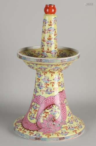 Chinese porcelain oil lamp