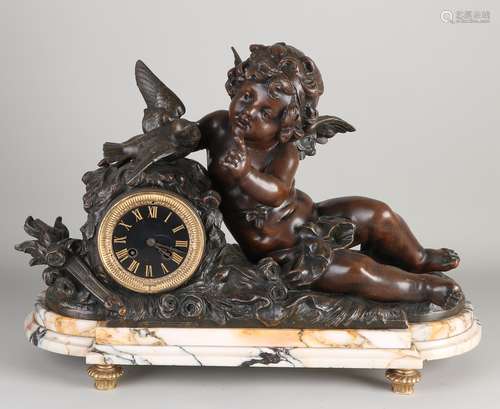 French mantel clock with putti, 1890