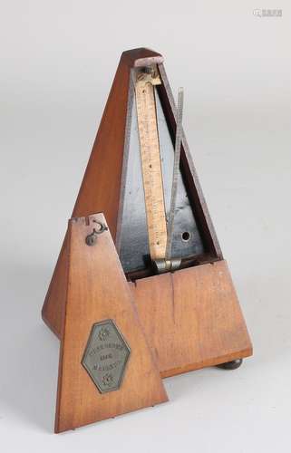 Antique metronome (after Maelzel)