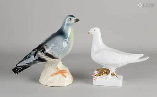 2 Porcelain pigeons