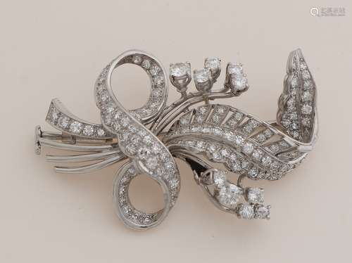 White gold brooch with diamond