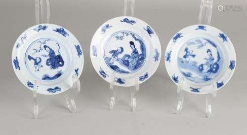 3 Chinese Kang Xi dishes, Ø 10.5 cm.