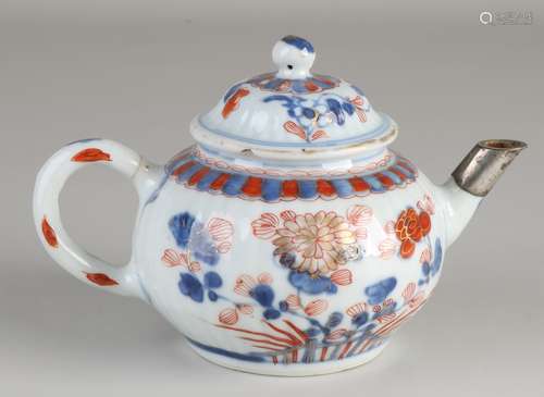 Chinese Imari teapot with silver spout