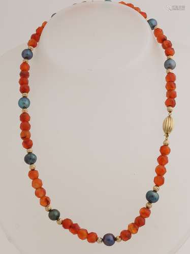 Carnelian / black pearl necklace