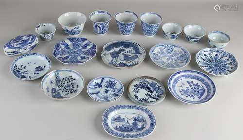 19x Various old / antique Chinese porcelain