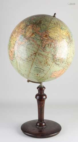 Globe on foot, 1920