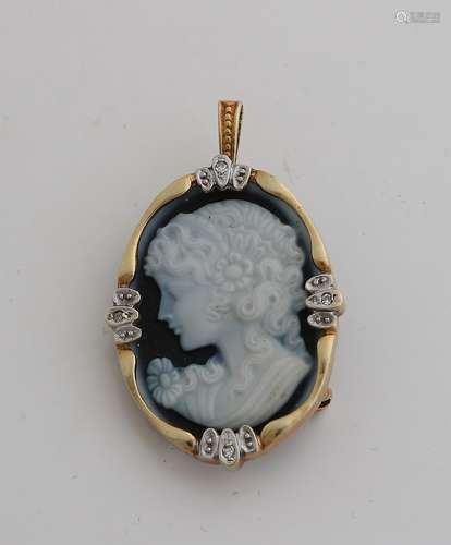 Gold pendant / brooch with cameo