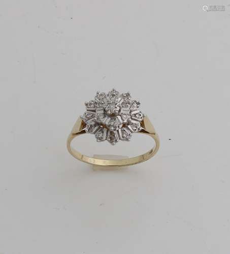 Gold ring with diamond