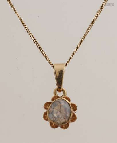 Gold necklace with solitaire diamond