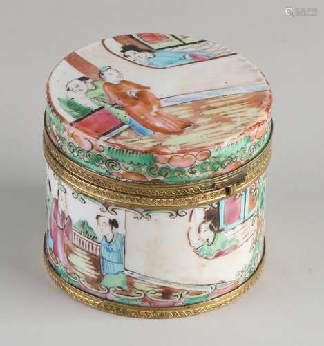 Chinese lidded box