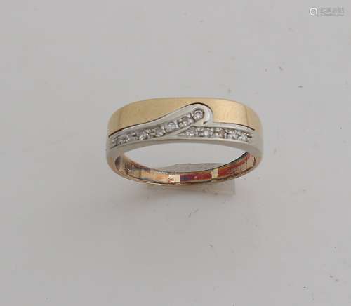 Gold ring with diamond